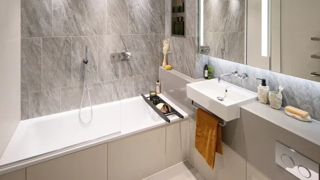 South Quay Plaza Bathroom 2